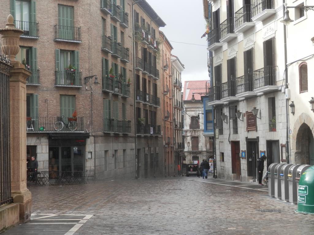 Plaza Catedral Hostel Pamplona Exterior photo