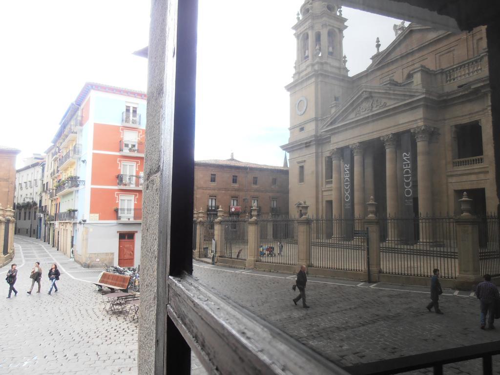 Plaza Catedral Hostel Pamplona Room photo