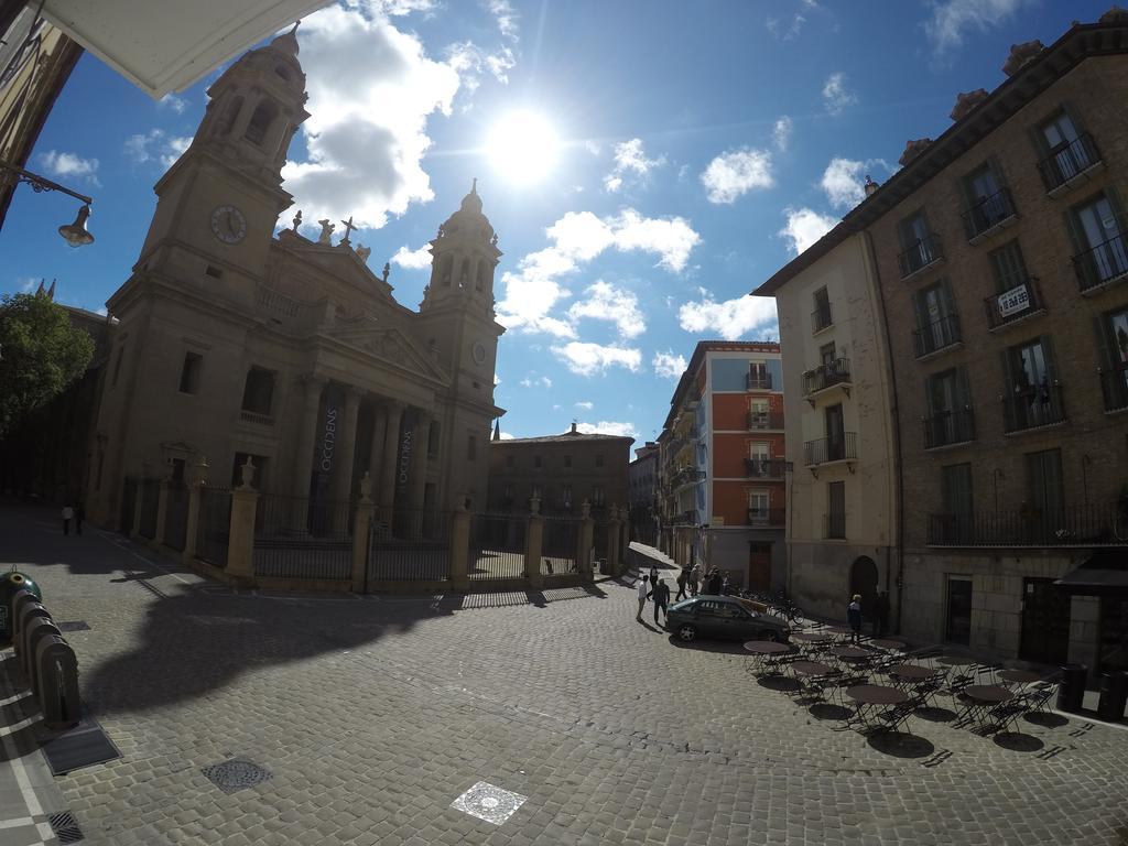 Plaza Catedral Hostel Pamplona Room photo